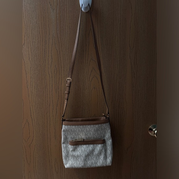 Michael Kor Crossbody Bag- NEW - Picture 6 of 8